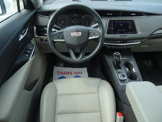 2023 Cadillac XT4 AWD Premium Luxury