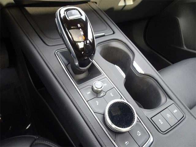 2022 Cadillac XT4 AWD Premium Luxury