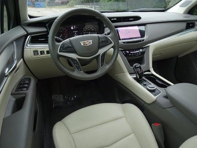 2022 Cadillac XT5 FWD Premium Luxury