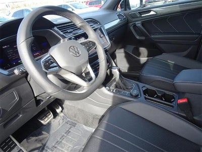 2022 Volkswagen Tiguan SE R-Line Black