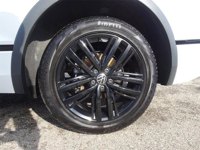 2022 Volkswagen Tiguan SE R-Line Black