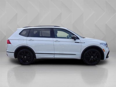 2022 Volkswagen Tiguan SE R-Line Black