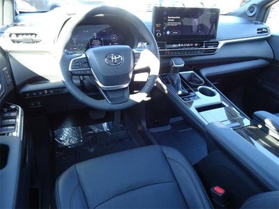 2025 Toyota Sienna Platinum