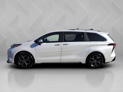 2025 Toyota Sienna Platinum