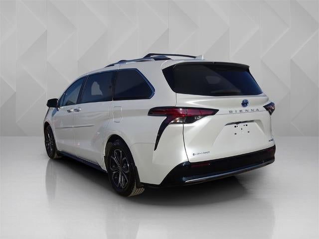 2025 Toyota Sienna Platinum
