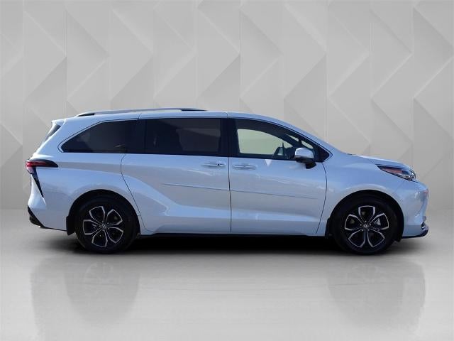 2025 Toyota Sienna Platinum