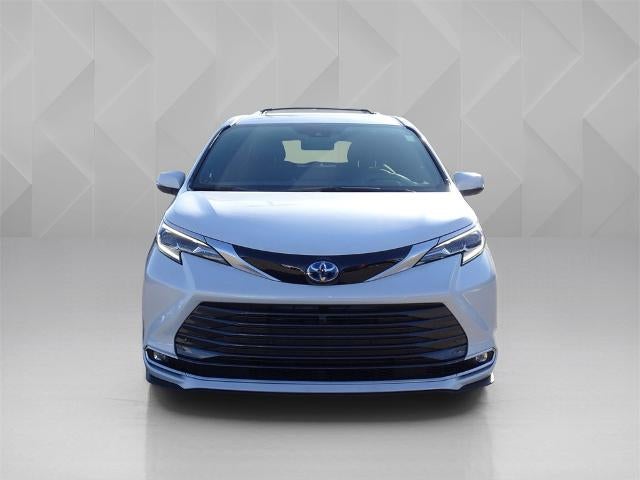 2025 Toyota Sienna Platinum