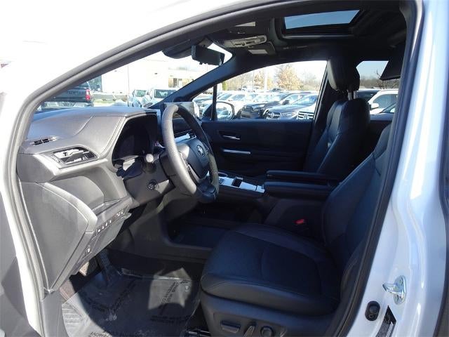 2025 Toyota Sienna Platinum