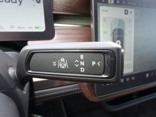 2023 RIVIAN R1S Adventure
