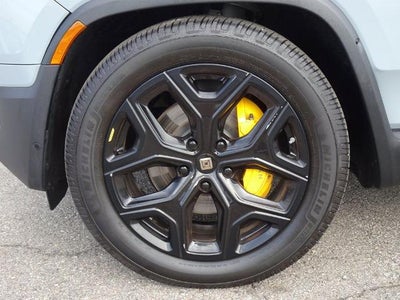 2023 RIVIAN R1S Adventure
