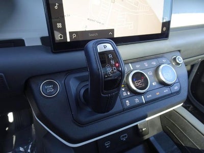 2023 Land Rover Defender SE