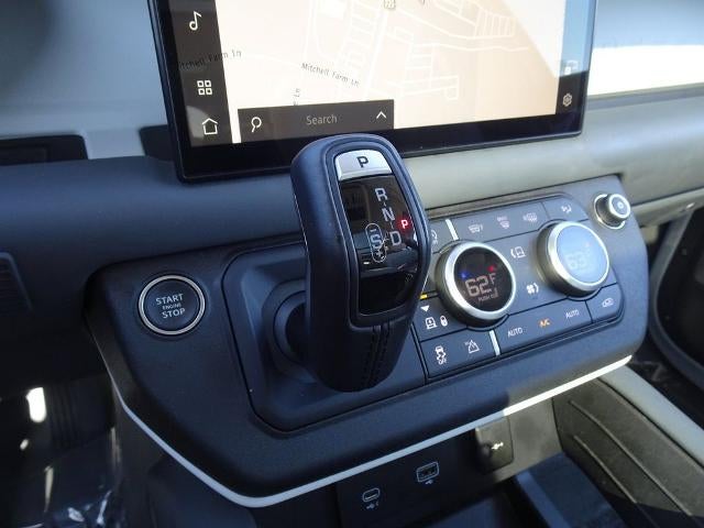 2023 Land Rover Defender SE
