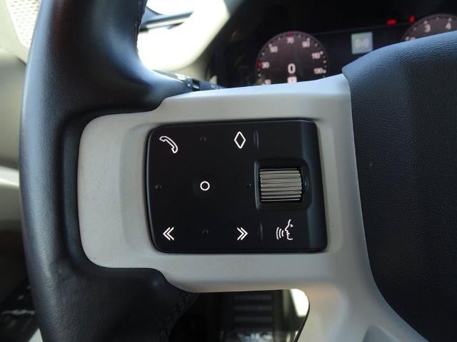 2023 Land Rover Defender SE