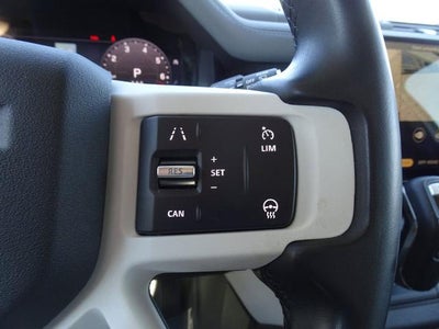 2023 Land Rover Defender SE