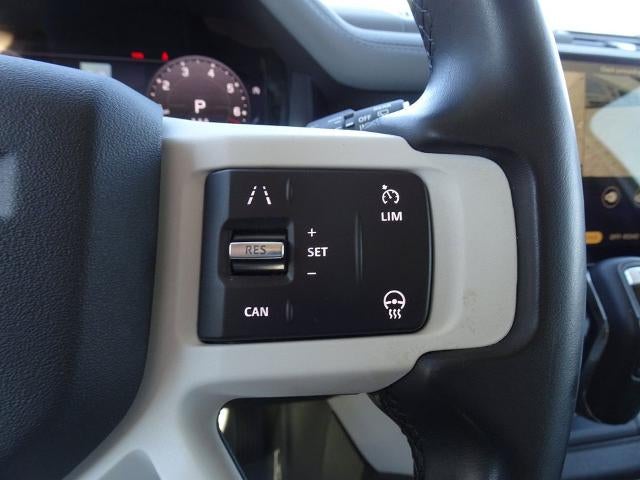 2023 Land Rover Defender SE